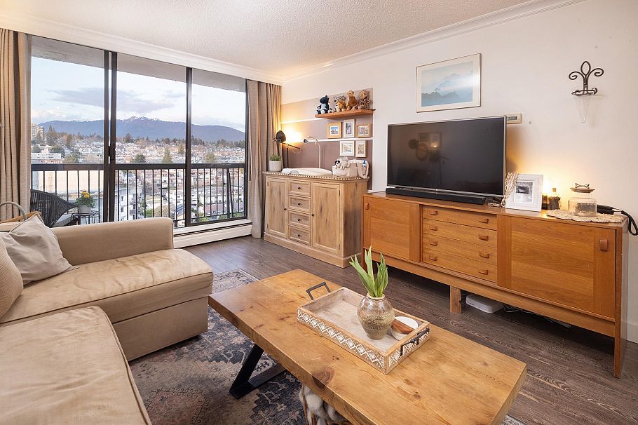 2004 145 St. Georges Avenue North Vancouver, BC - 3