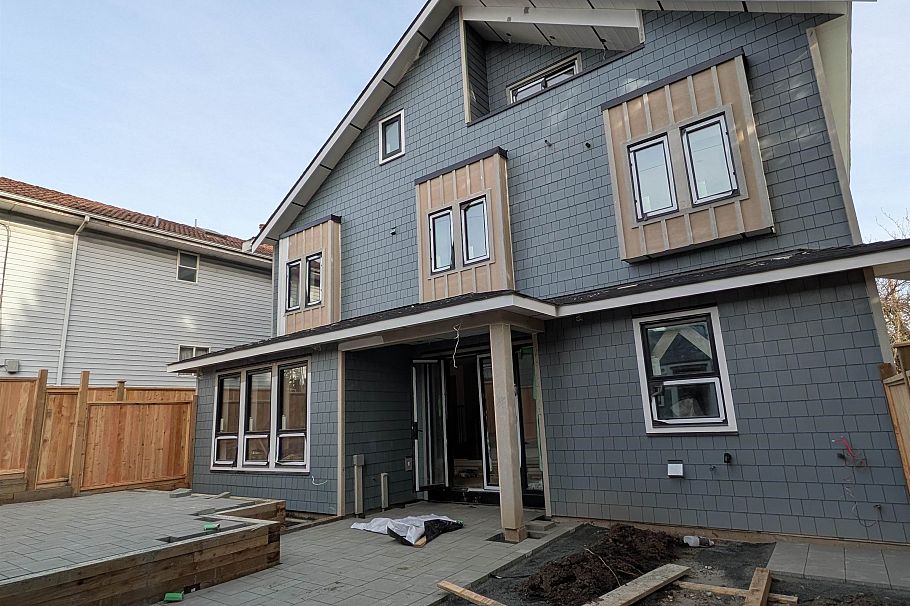 918 E 16th Avenue Vancouver, BC - 1