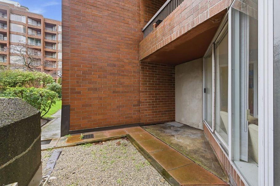 116 950 Drake Street Vancouver, BC - 11