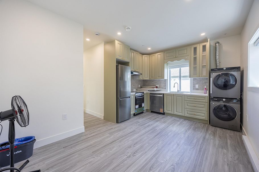 3259 E 46th Avenue Vancouver, BC - 29