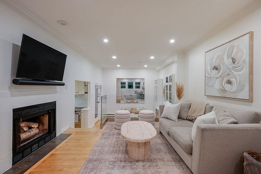 195 W 13th Avenue Vancouver, BC - 4