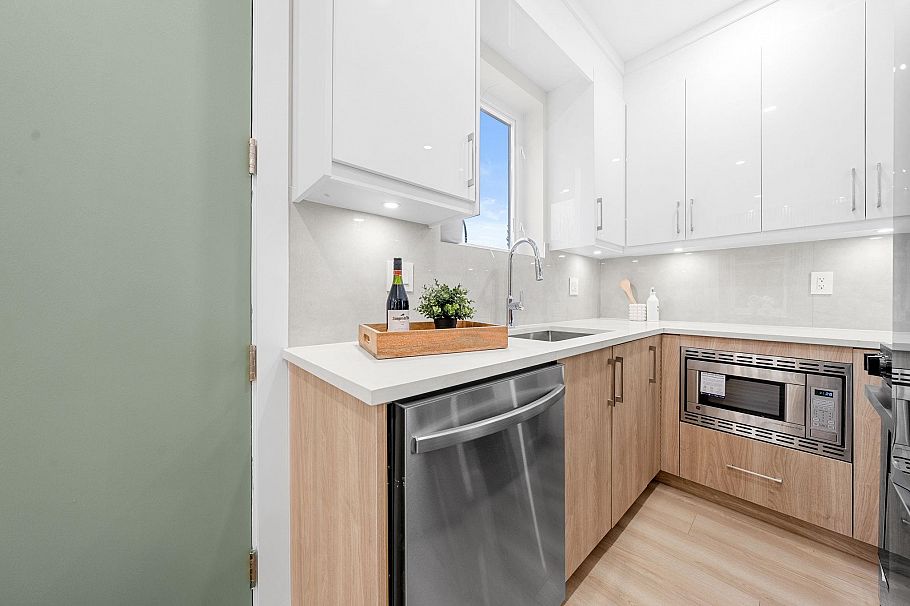 1 3581 Haida Drive Vancouver, BC - 19