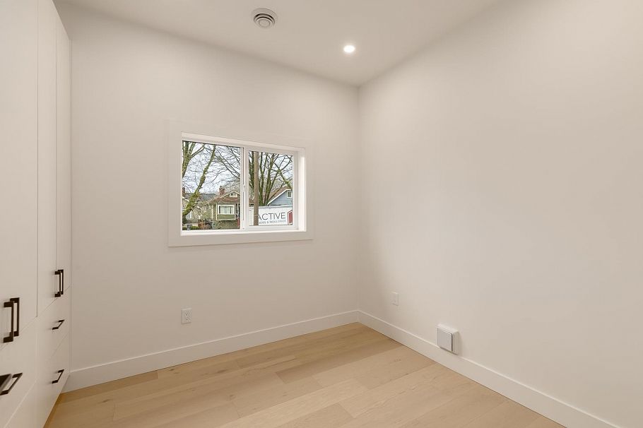 1 3506 E Pender Street Vancouver, BC - 15