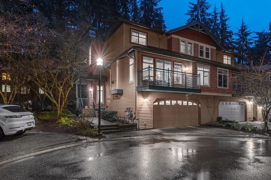 1188 Strathaven Drive North Vancouver, BC - 1