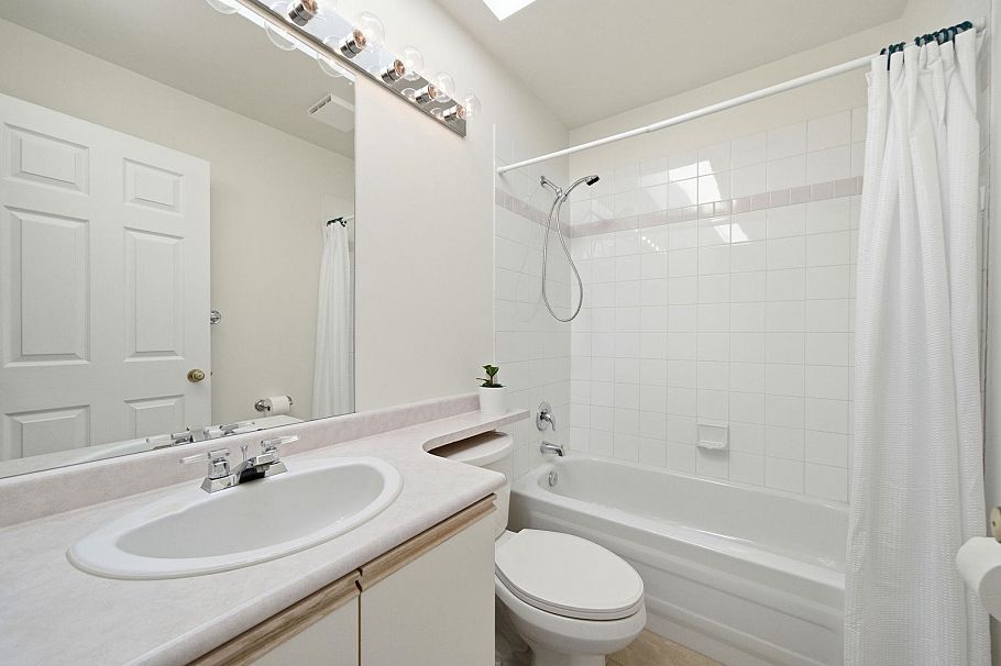 PH2 2736 Victoria Drive Vancouver, BC - 15