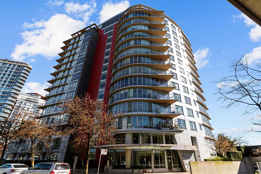 306 980 Cooperage Way Vancouver, BC - 1