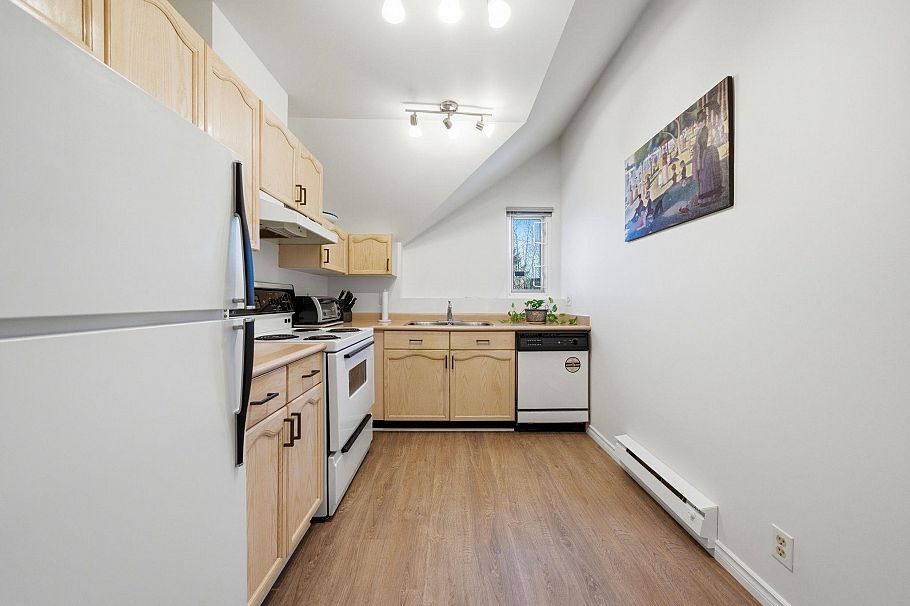 PH2 2736 Victoria Drive Vancouver, BC - 10