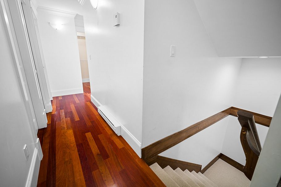 2412 St. Catherines Street Vancouver, BC - 17