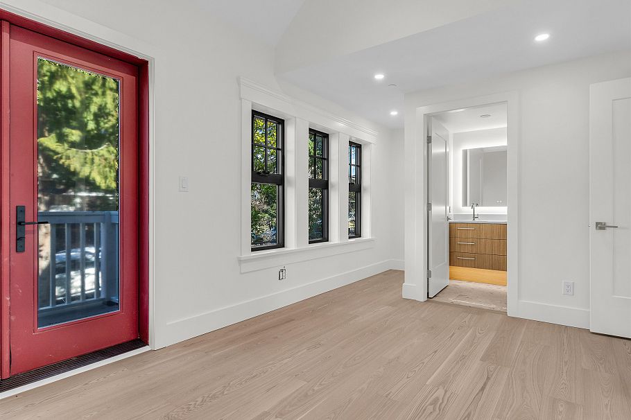 2566 W 2nd Avenue Vancouver, BC - 21