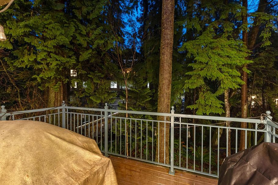 1188 Strathaven Drive North Vancouver, BC - 33