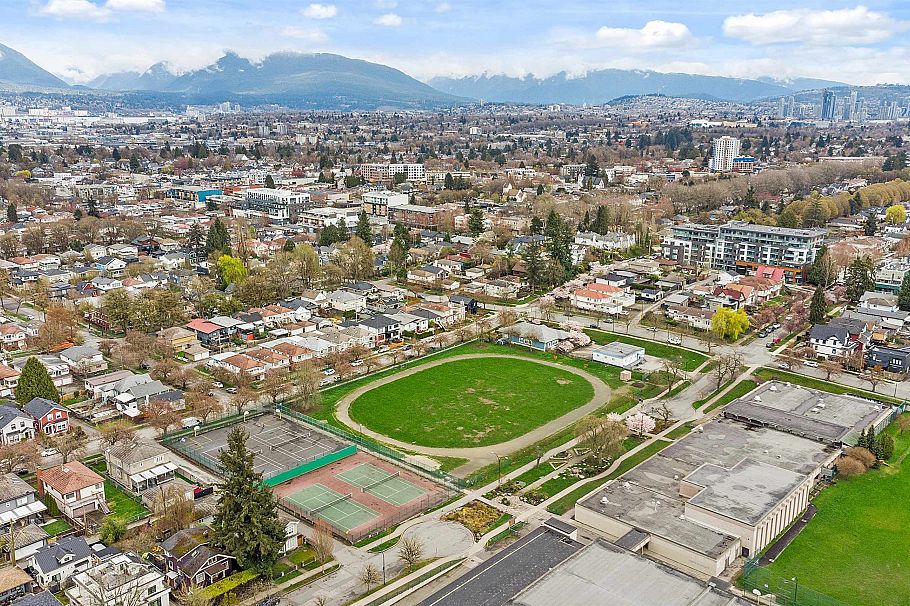 728 E 21st Avenue Vancouver, BC - 18