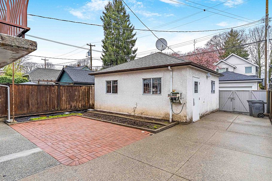 583 W 18th Avenue Vancouver, BC - 32