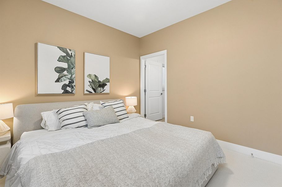 2275 E 34th Avenue Vancouver, BC - 5