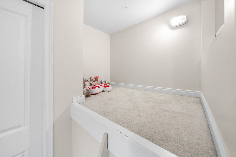 1263 W 16th Street North Vancouver, BC - 27