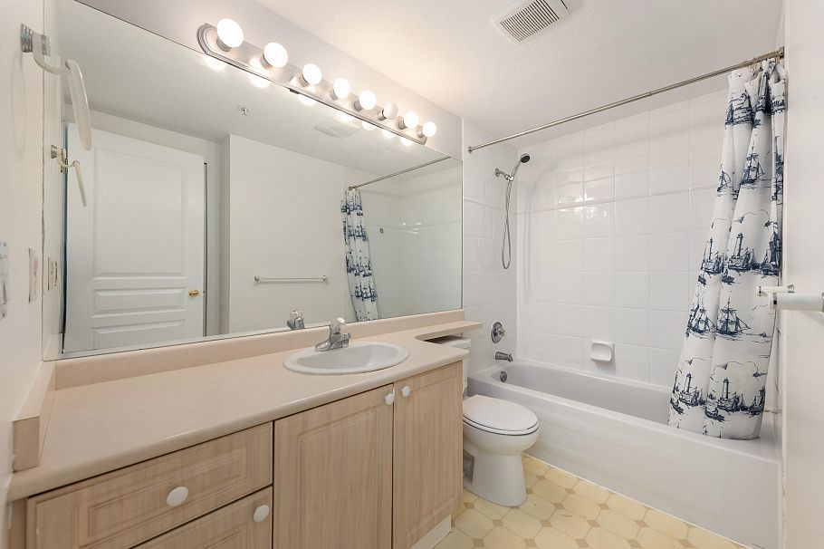 15 3428 Adanac Street Vancouver, BC - 11