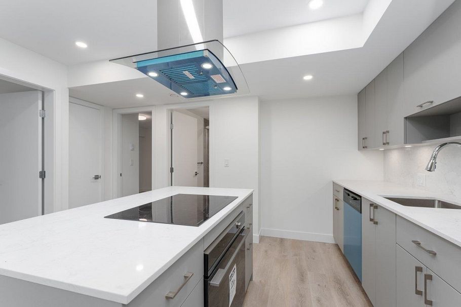 1123 E Keith Road North Vancouver, BC - 15