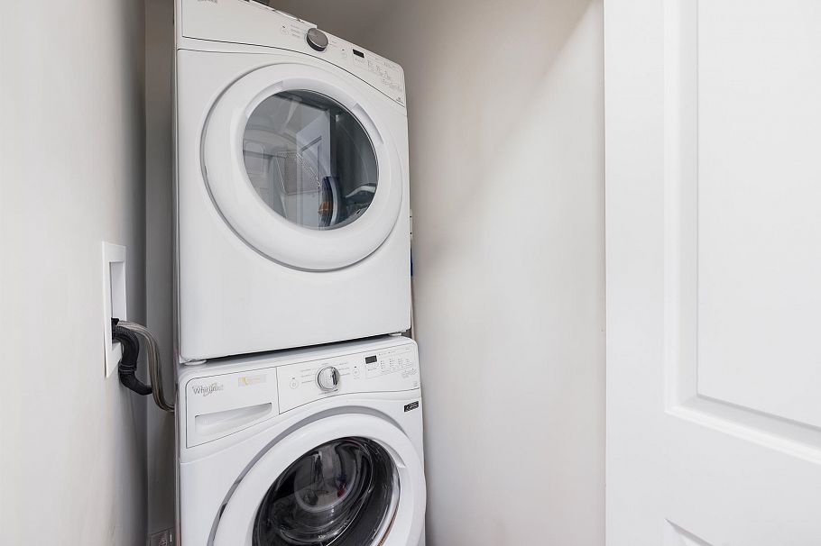 229 255 W 1st Street North Vancouver, BC - 14