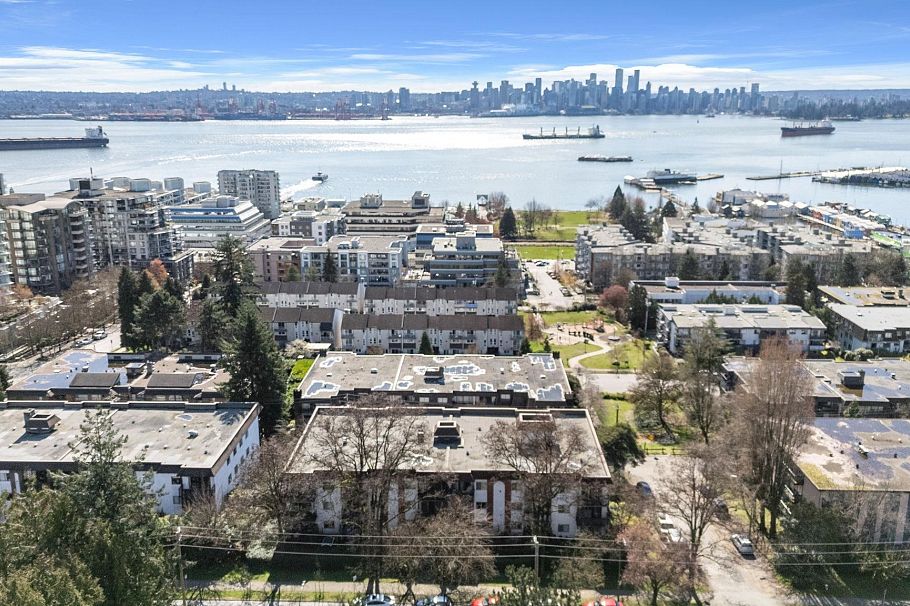 201 225 W 3rd Street North Vancouver, BC - 34