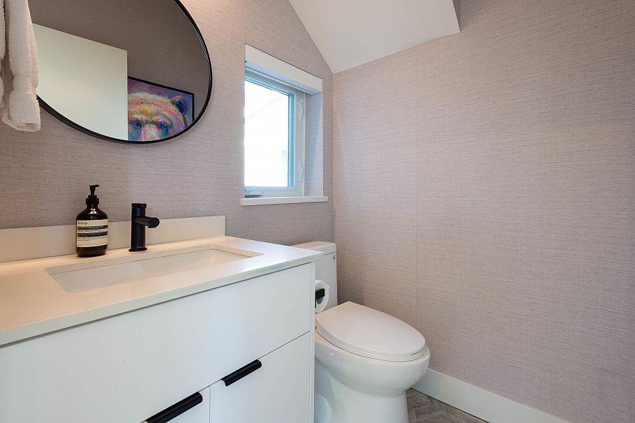 1346 E 11th Avenue Vancouver, BC - 14