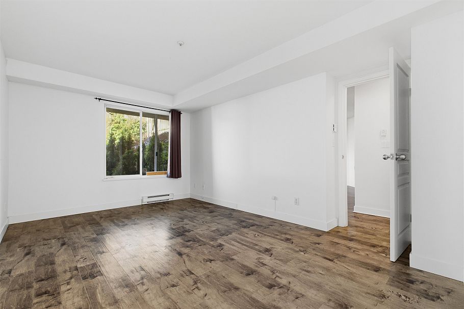 101 8460 Jellicoe Street Vancouver, BC - 14