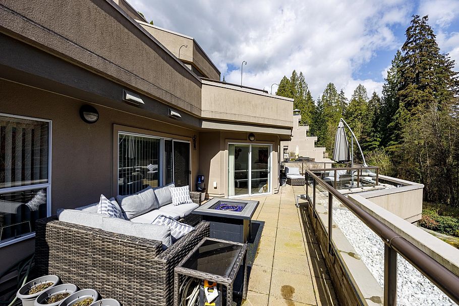 303 1500 Ostler Court North Vancouver, BC - 1