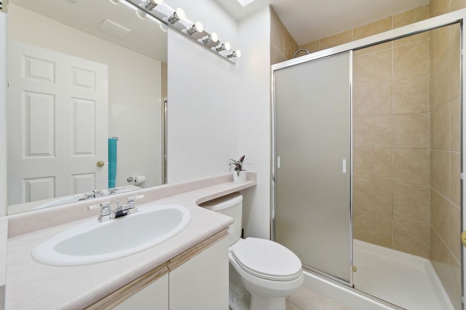 PH2 2736 Victoria Drive Vancouver, BC - 14