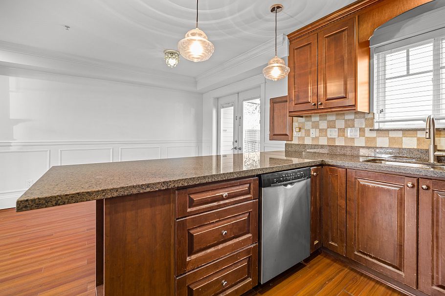 2412 St. Catherines Street Vancouver, BC - 14