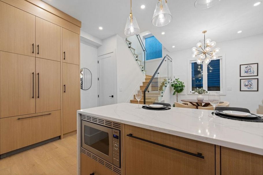 1 1166 E 11th Avenue Vancouver, BC - 16