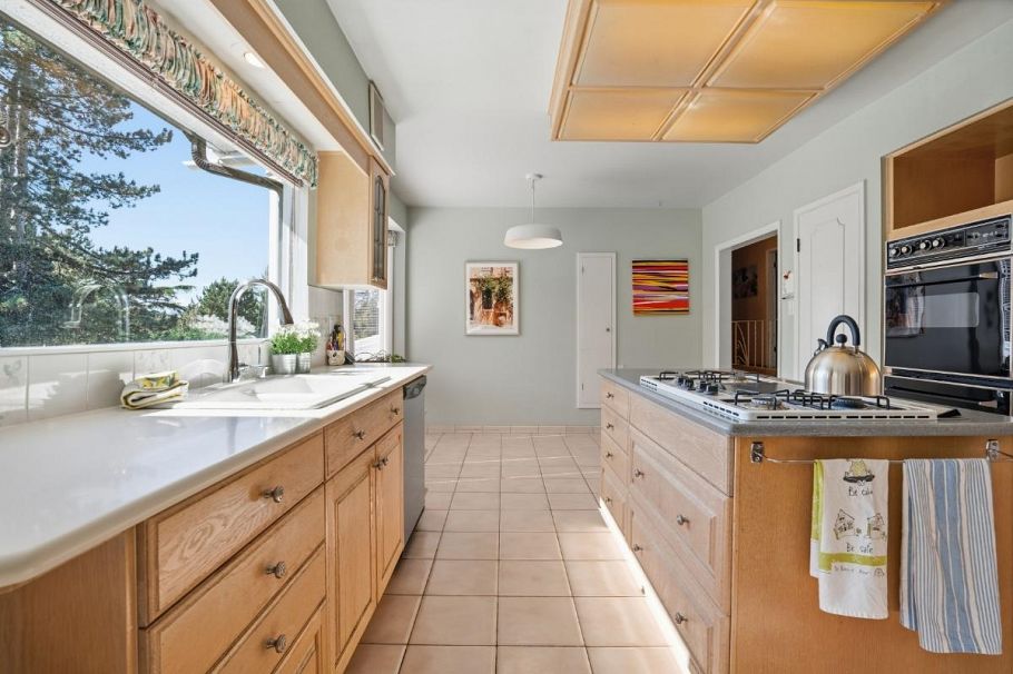 6034 Collingwood Place Vancouver, BC - 8