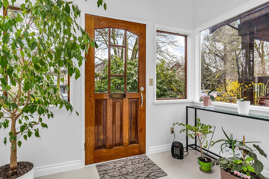 583 W 18th Avenue Vancouver, BC - 36