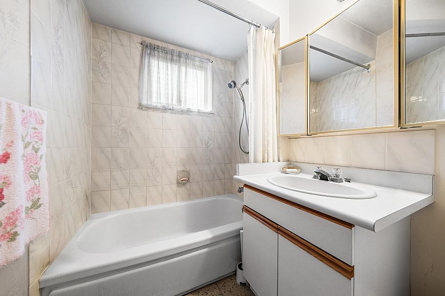 3281 E 2nd Avenue Vancouver, BC - 14