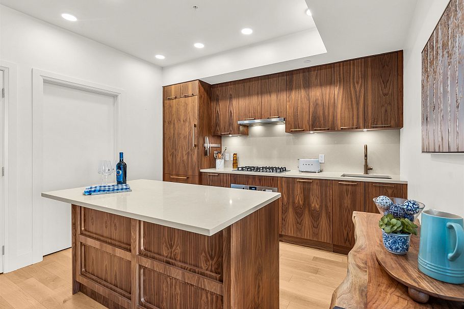 409 2550 Garden Drive Vancouver, BC - 6