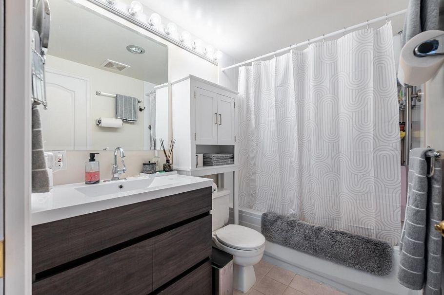 903 140 E 14th Street North Vancouver, BC - 25