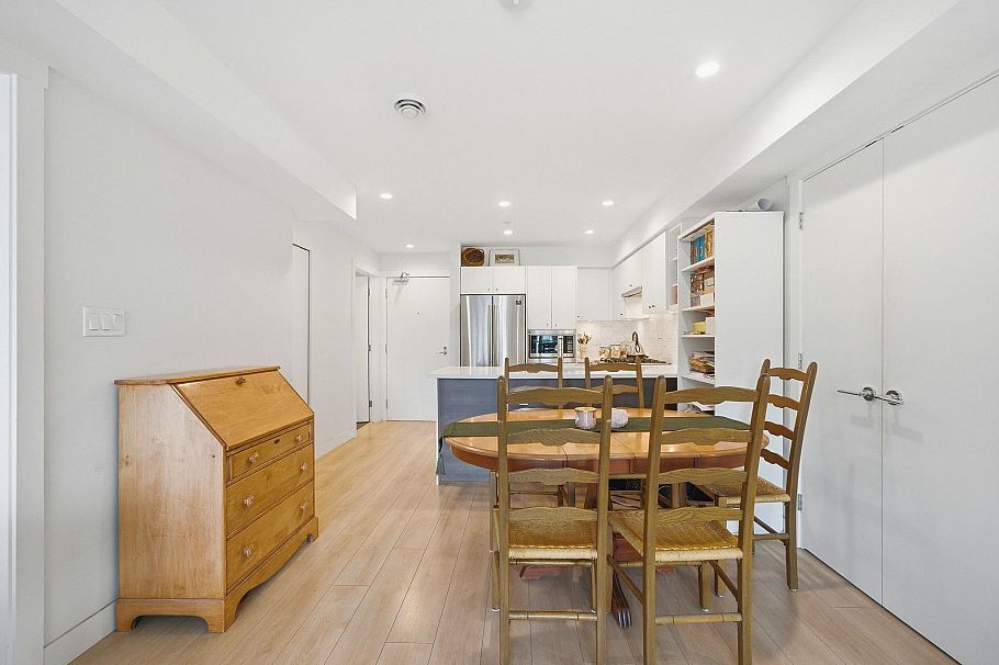 204 1519 Crown Street North Vancouver, BC - 8