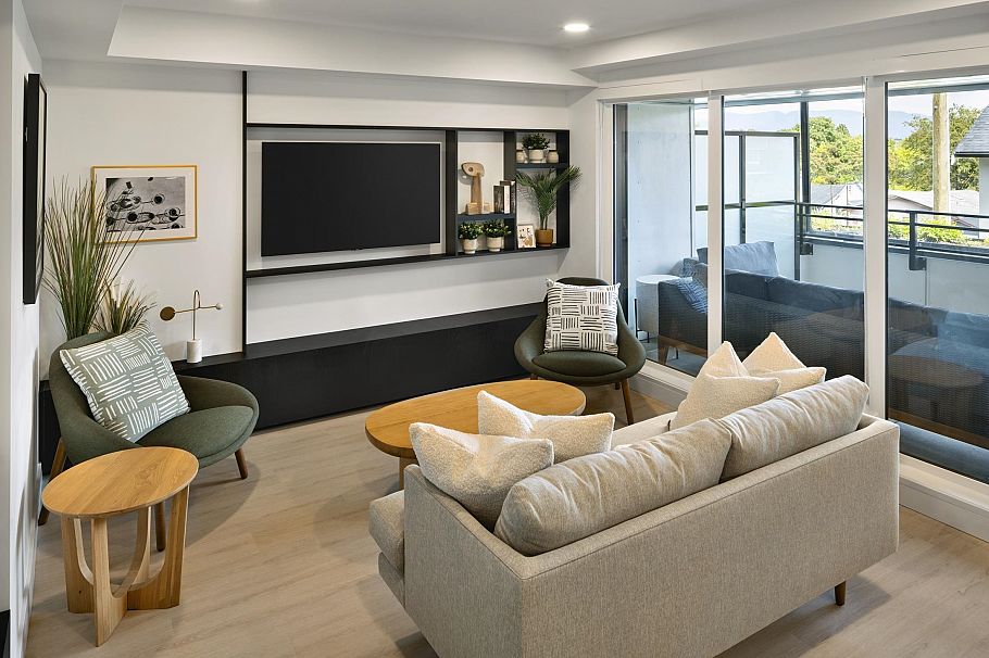 311 2419 Grant Street Vancouver, BC - 25