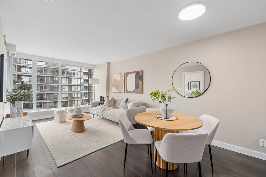 806 1618 Quebec Street Vancouver, BC - 4