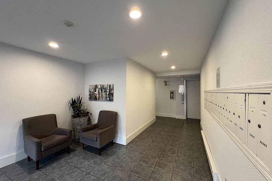 206 674 W 17th Avenue Vancouver, BC - 5