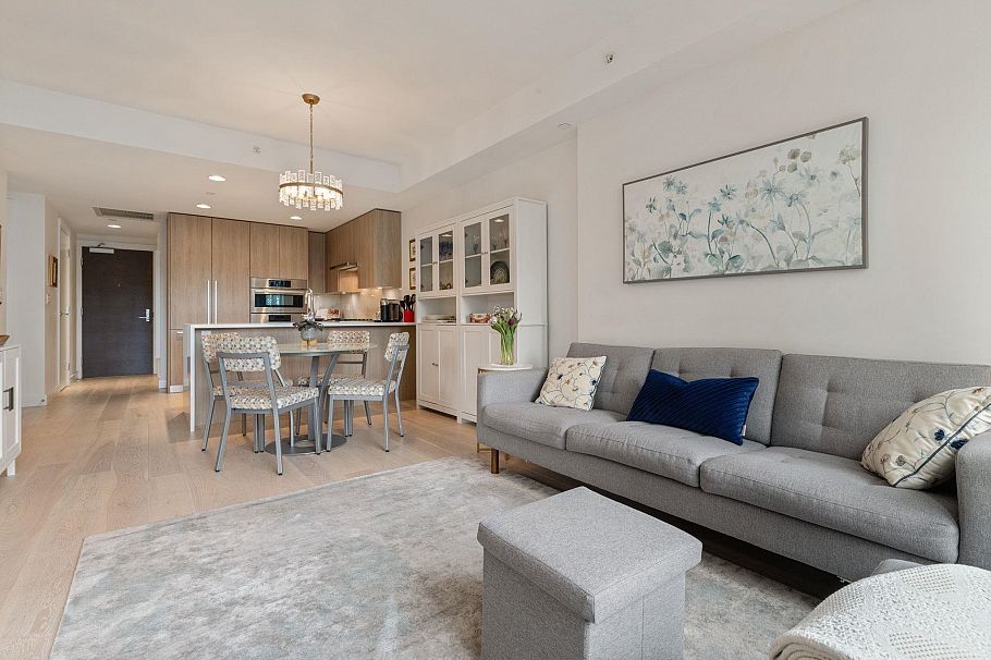 402 2738 Library Lane North Vancouver, BC - 2