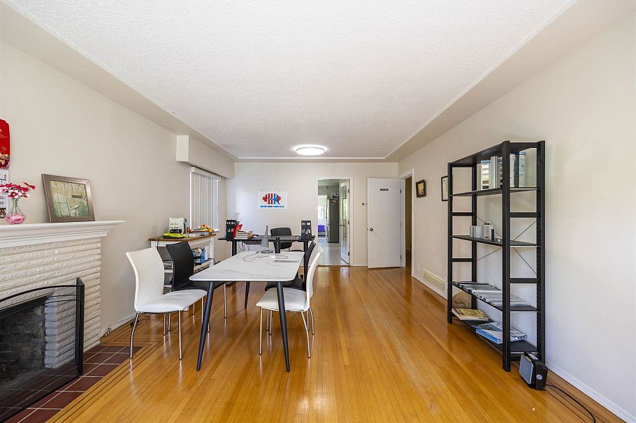 4663 W 15th Avenue Vancouver, BC - 4