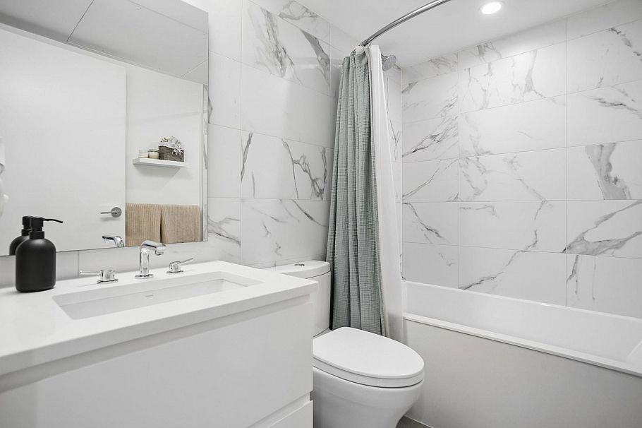 222 2060 Curling Road North Vancouver, BC - 22