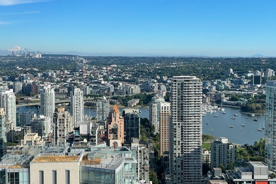 5105 1289 Hornby Street Vancouver, BC - 1