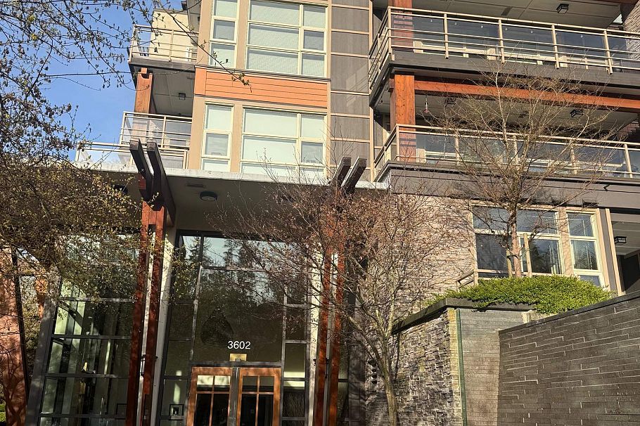 404 3602 Aldercrest Drive North Vancouver, BC - 1