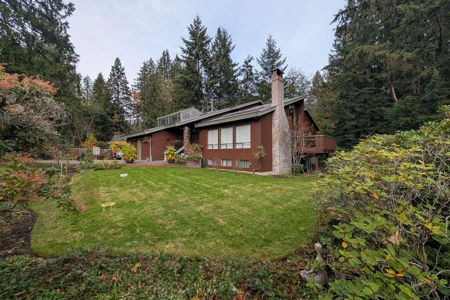 1498 Chamberlain Drive North Vancouver, BC - 2