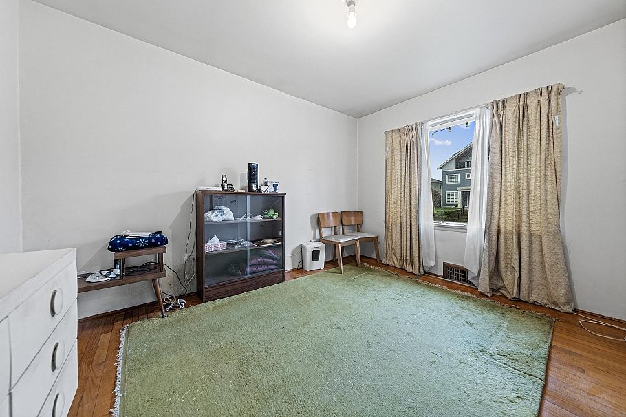 3281 E 2nd Avenue Vancouver, BC - 12