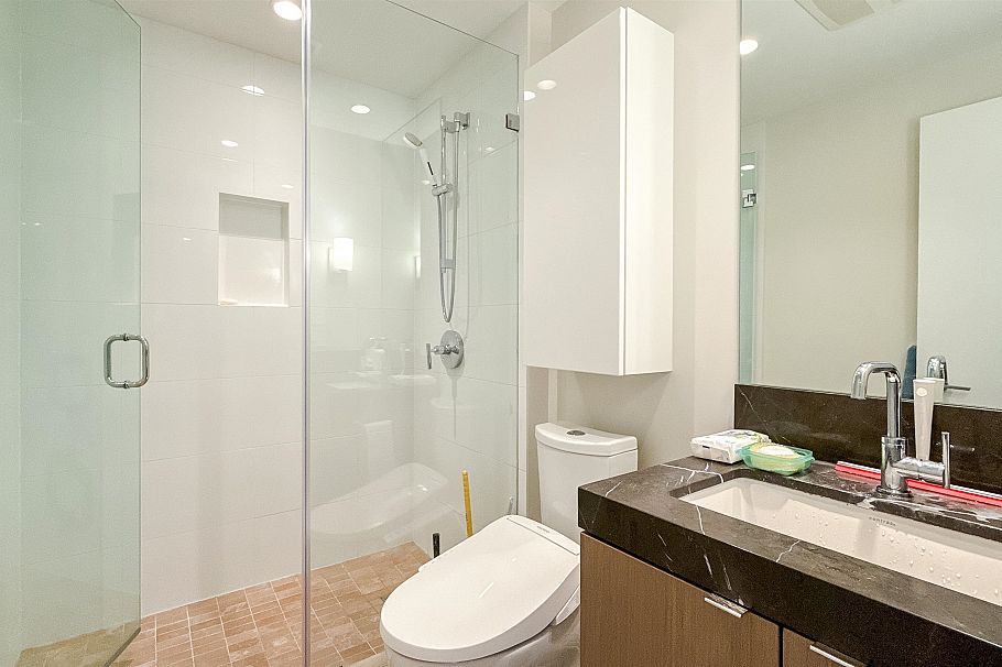 1607 125 E 14th Street North Vancouver, BC - 17