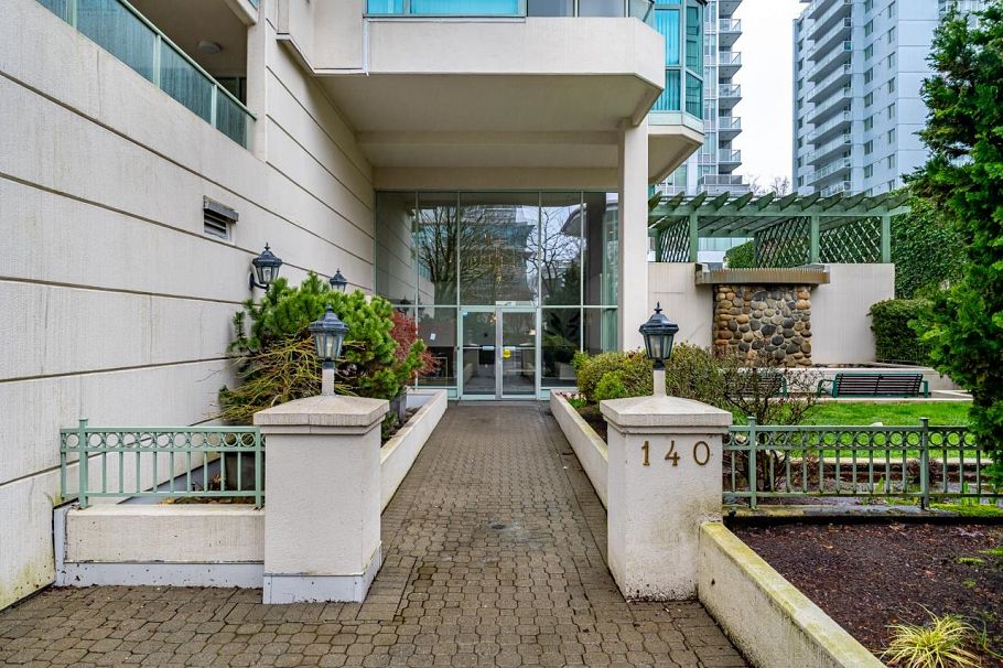 903 140 E 14th Street North Vancouver, BC - 35