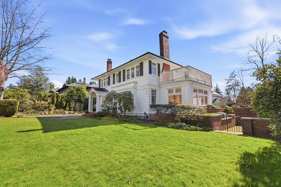 1570 W 36th Avenue Vancouver, BC - 3