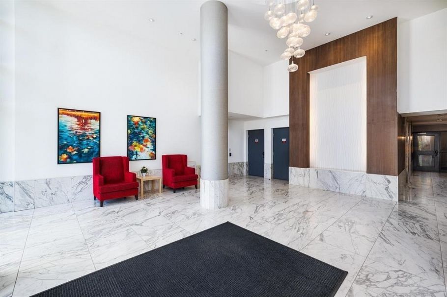 TH16 8677 Capstan Way Richmond, BC - 37