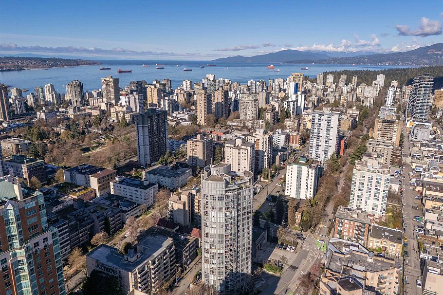 1802 1050 Smithe Street Vancouver, BC - 1