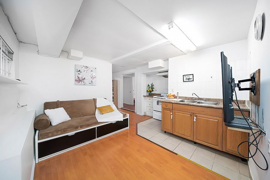 3134 E 1st Avenue Vancouver, BC - 18